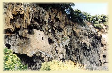 Le rocher et ses fortifications